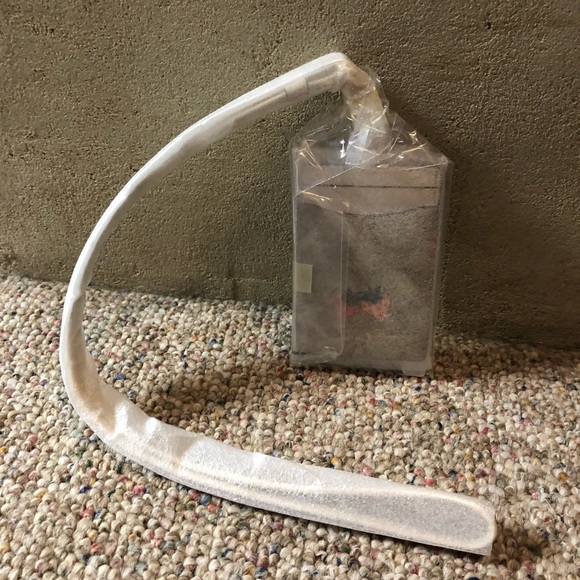 π Coach Signature And Strawberry ID Badge Lanyard - Picture 3 of 5